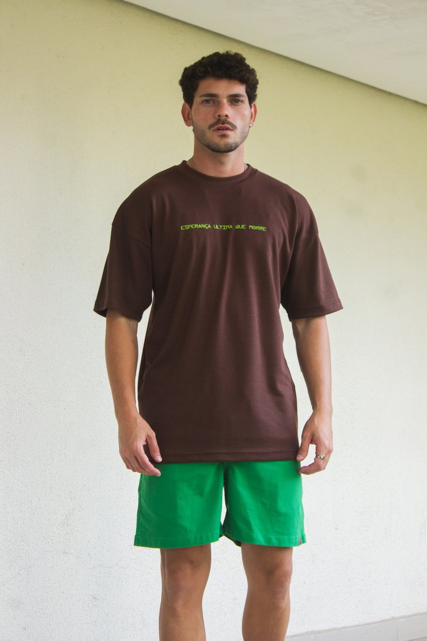 02 camiseta oversized esperanca ultima que morre