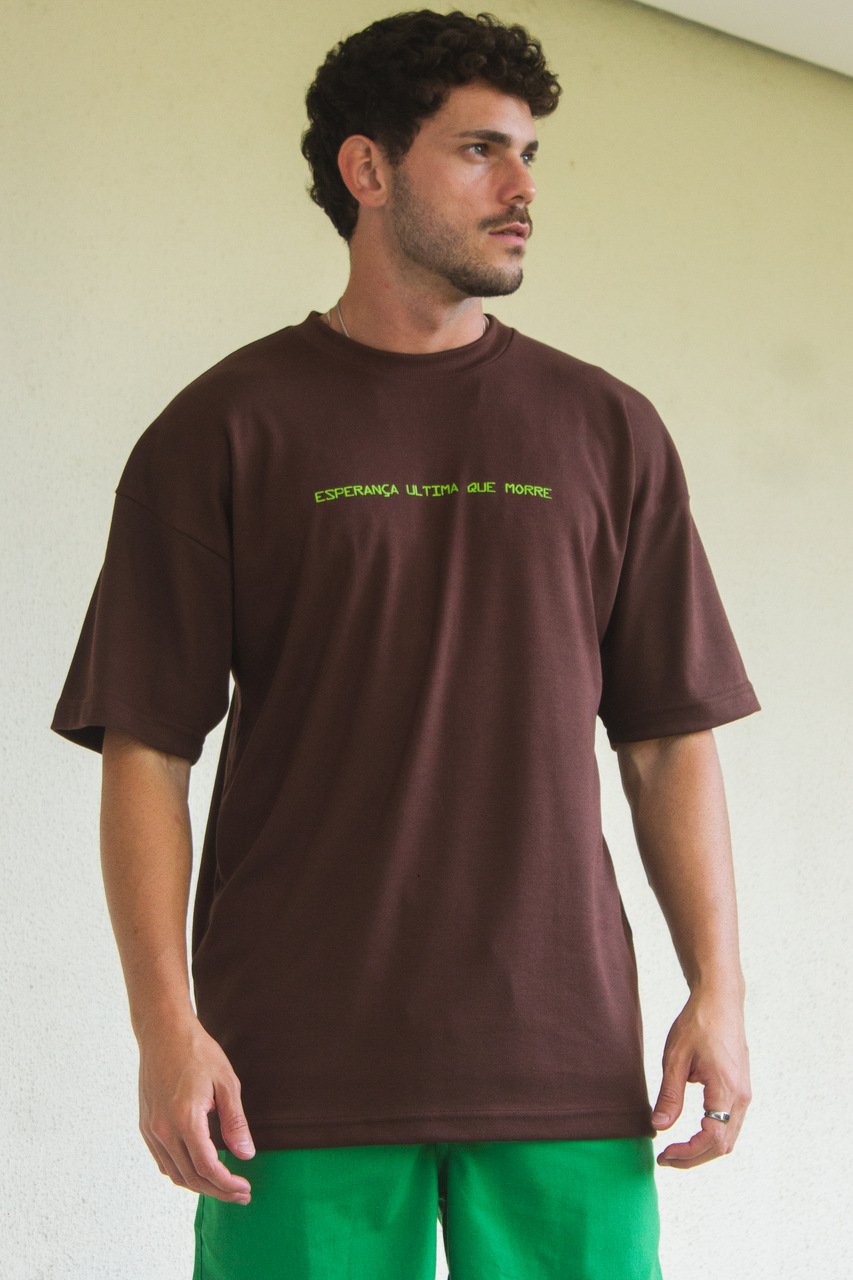 03 camiseta oversized esperanca ultima que morre