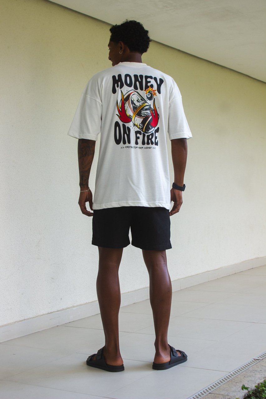 07 camiseta oversized money on fire
