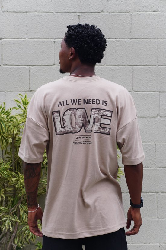 03 camiseta oversized all need is love